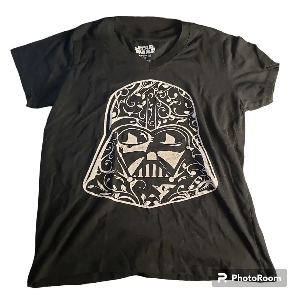 Star Wars V-Neck Short Sleeve T-Shirt Medium
